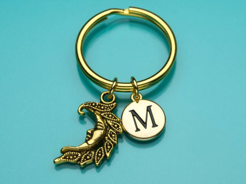 Mond Schlüsselanhänger, Schlüsselring Gold Mond, Mann Im Anfängliche Keychain, Personalisierte Benutzerdefinierte Keychain Charme 501 von promisemeeverything2
