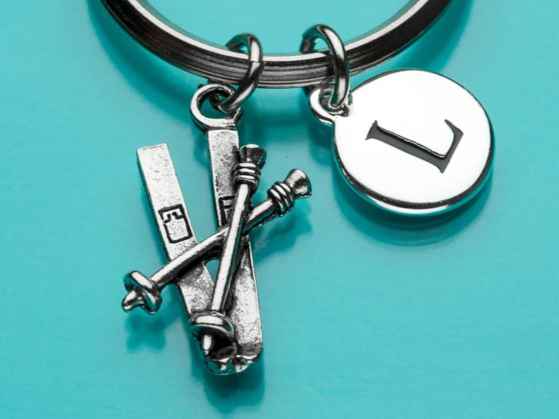 Ski Und Stöcke Schlüsselbund, Ski-Schlüsselanhänger, Skifahrer Schlüsselanhänger, Sport Charme, Erste Benutzerdefinierte Personalisierte 325 von promisemeeverything2