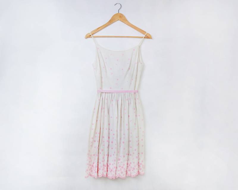 A La Mode 1950Er Jahre Petite Kleid/Rosa Floral Applikation Und Samt Gürtel Größe Xs Extra Klein von promisevintage