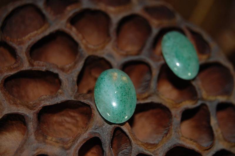 14K Gold Jadeit Oval Knopf Ohrringe Blassgrüner Schmuck von pspecial5