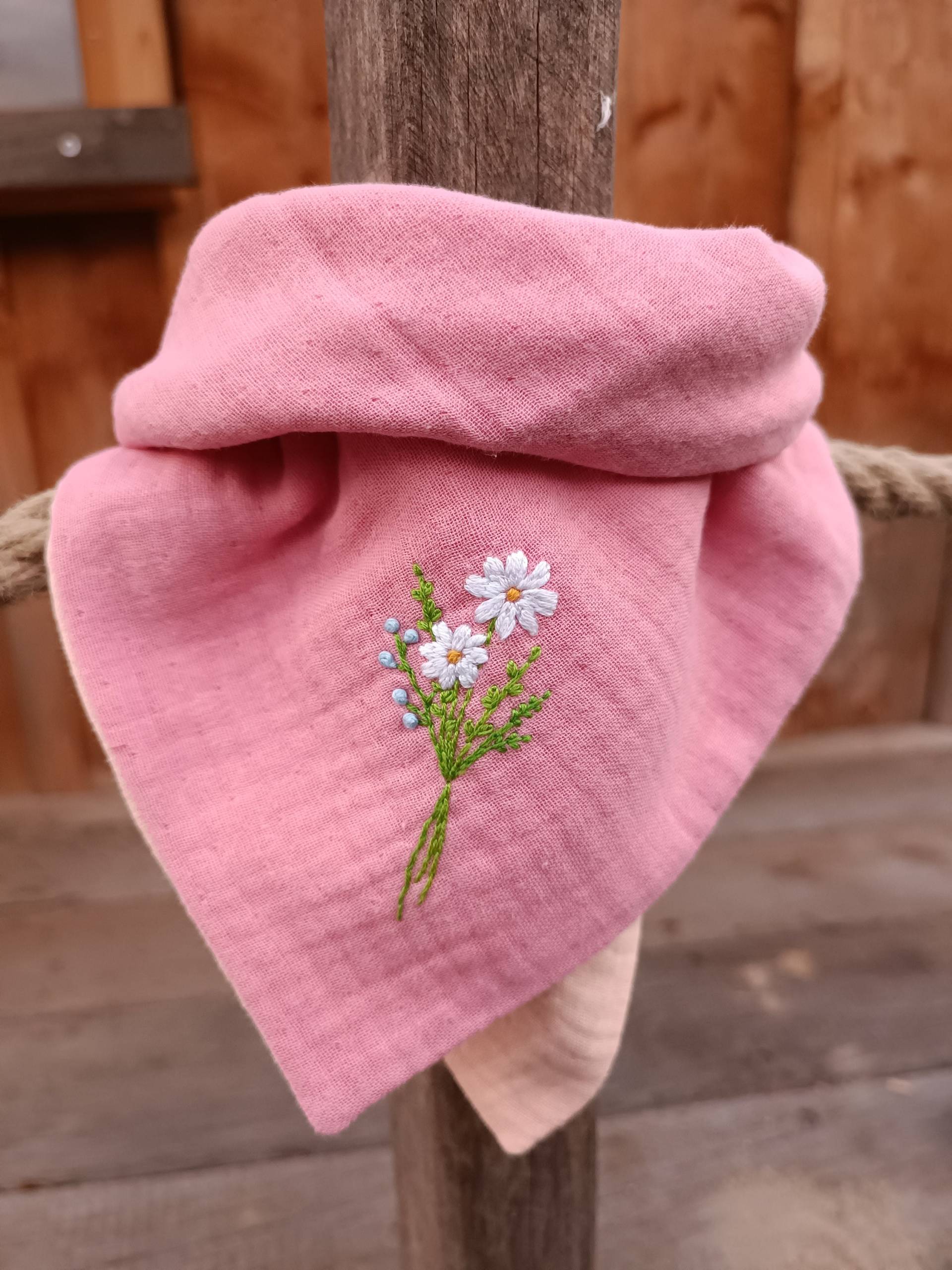 Besticktes Halstuch Aus Musselin Für Baby Und Kleinkind von punktundstich