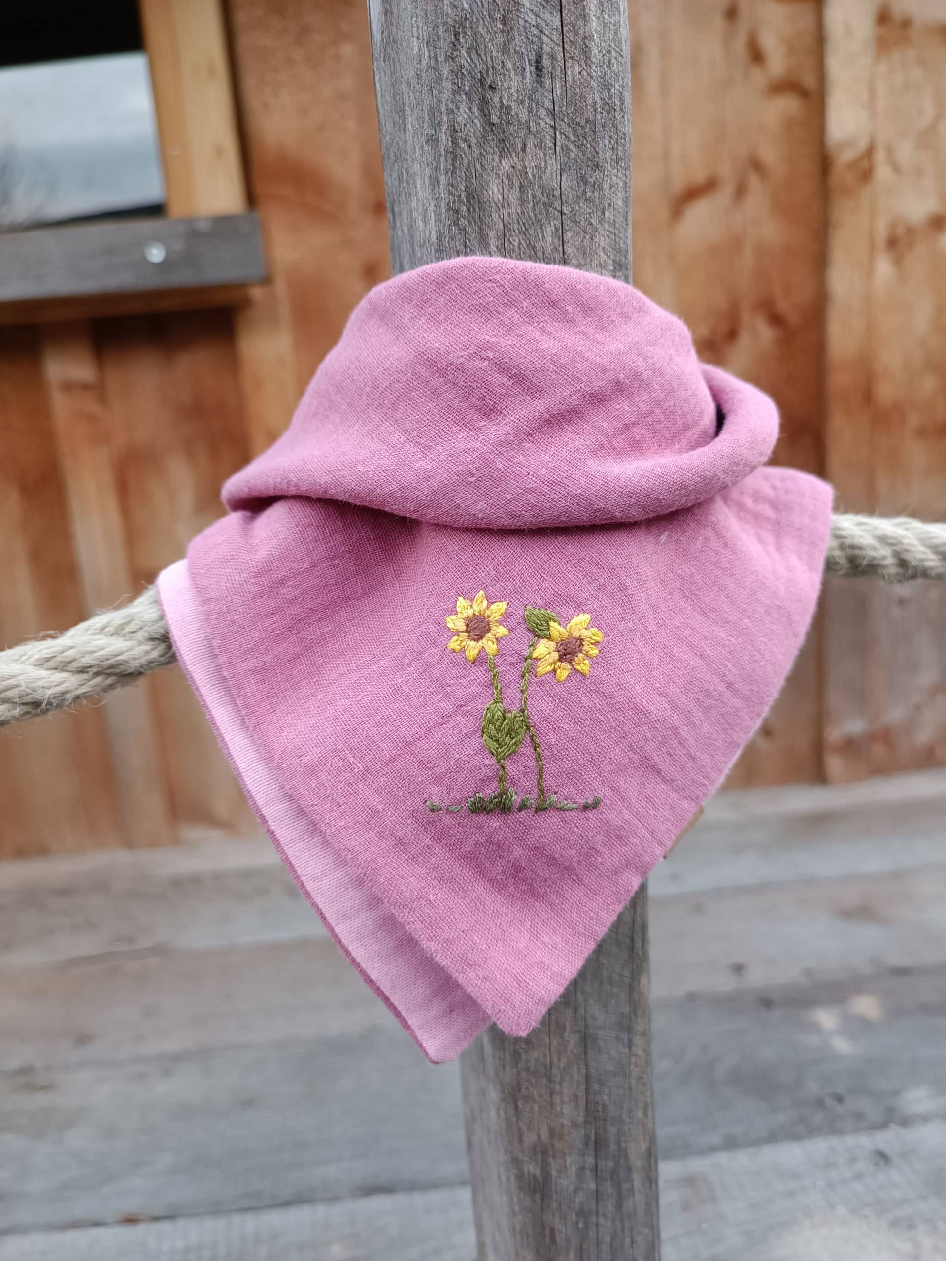 Besticktes Halstuch Aus Musselin Für Baby Und Kleinkind von punktundstich