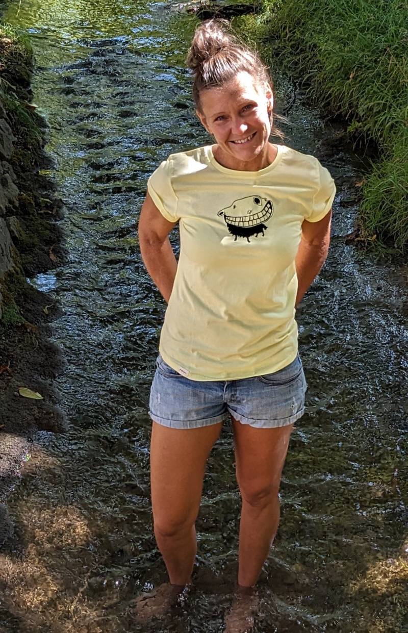 Besticktes Shirt Aus Bio-Baumwolle, Frauen, Größe S, Unisex, Hellgelb Mit Schwarzem Hund Hein von pupipuPlanet