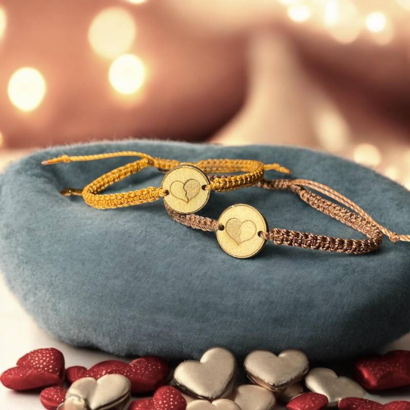 Handgeknüpfte Partnerarmbänder Mit Holzanhänger | Matching Freundschaftsarmbänder Personalisierbare Farben Geschenkidee Diy Set/Fertig Handgeknüpfte Partnerarmbänder Mit Holzanhänger | Matching Freundschaftsarmbänder Personalisierbare Farben Geschenkidee Diy Set/Fertig von puregravure