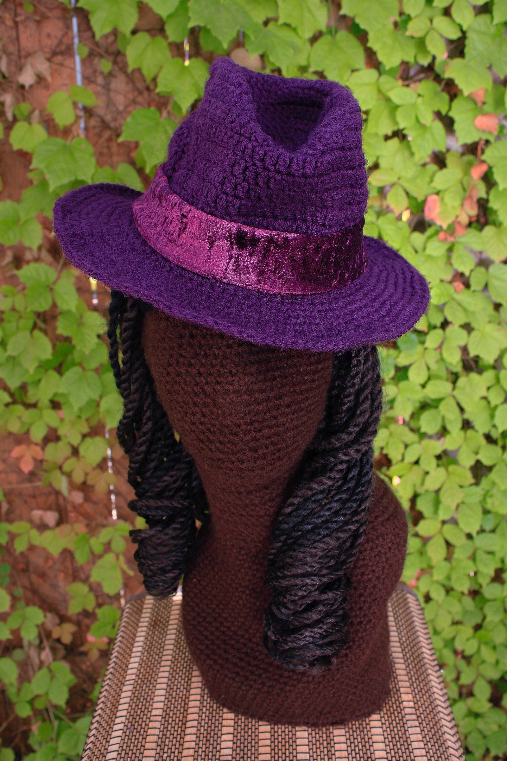 Gehäkelter Fedora Hut Mit Samt Band, Unisex Trilby von purplepartydesigns