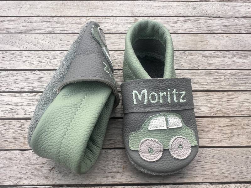 Lederpuschen, Krabbelschuhe Auto Dunkelgrau/Mint von puschenpowerShop