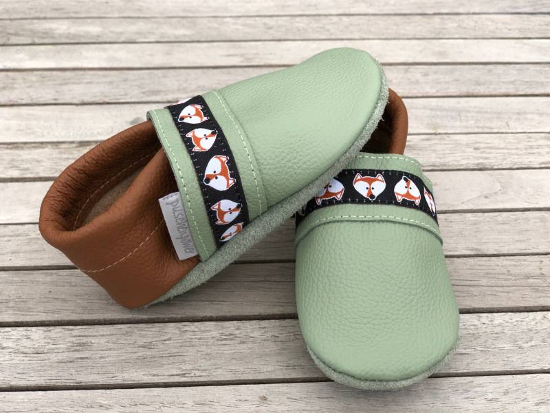 Lederpuschen, Krabbelschuhe Uni Mint/Haselnuss + Webband Fuchs | Auch in Anderen Farben Mit Anderem Zu Bestellen von puschenpowerShop