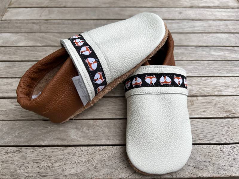 Lederpuschen, Krabbelschuhe Uni Weiß/Haselnuss + Webband Fuchs | Auch in Anderen Farben Mit Anderem Zu Bestellen von puschenpowerShop