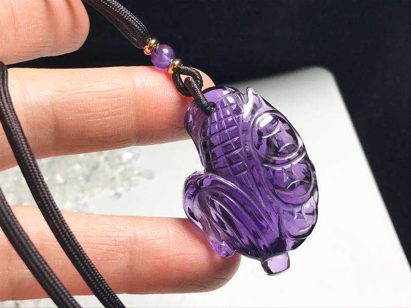 Amethyst Natural Quartz Crystal Carved Corn Pendant Heilung Aaaaa von qiuhaocrystal