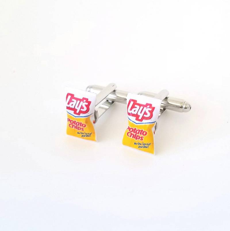 Miniature Vintage Lay's Potato Chips Manschettenknöpfe-Miniatur Manschettenknöpfe, Mini-Lebensmittel-Schmuck, Mini-Chips, Snacks, Gelb von qminishop
