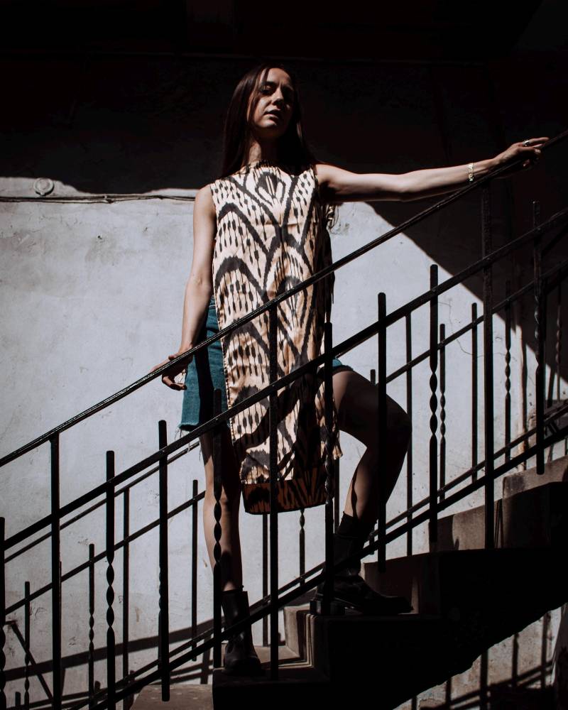 Handmade Silk Ikat Wrap Dress Boho Kaftan Cover Up Festival Overdress One-Of-A-Kind Uzbek Tie von qoqonlabel