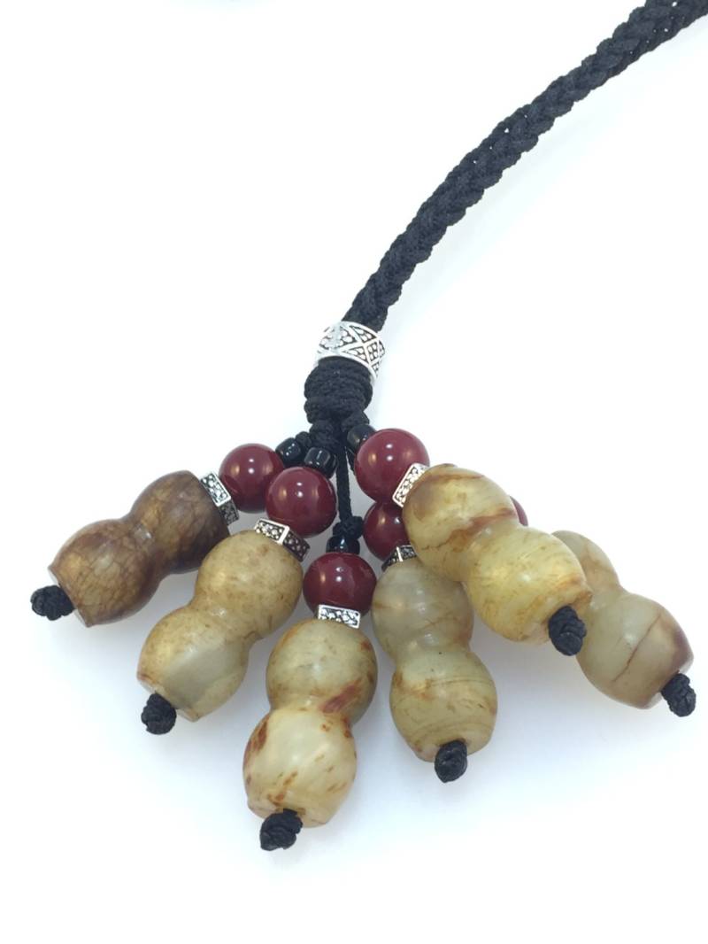 Hand Geschnitzt Jahrgang Gelbe Jade Anhänger Halskette Auf Geflochtene Schnur von quambydesigns