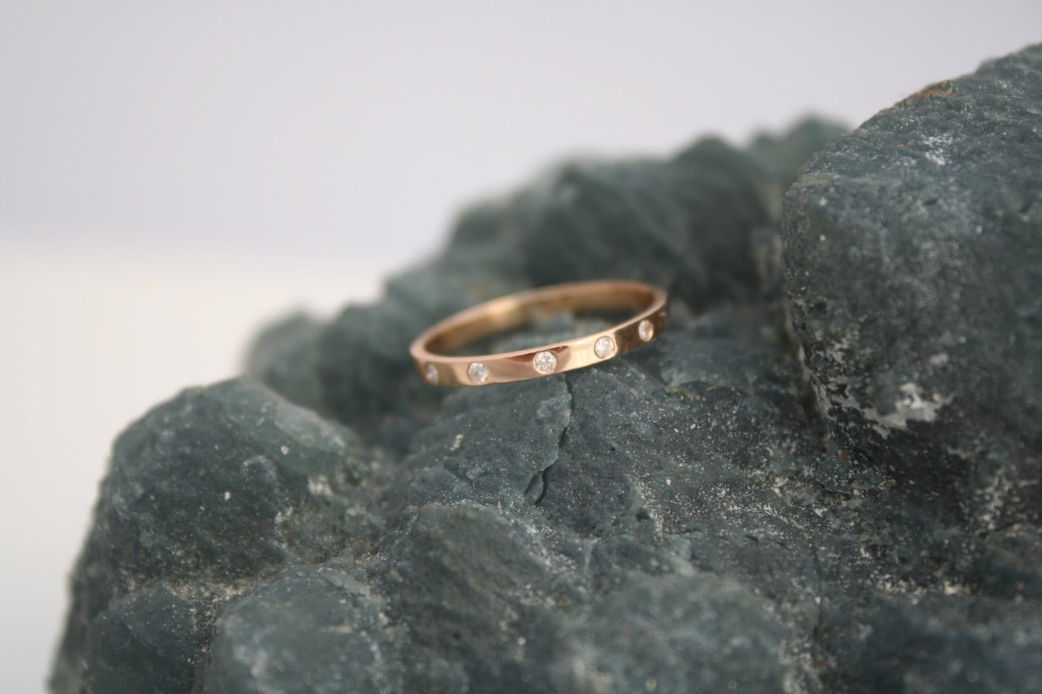Diamant Und Gold Halb Eterinity Band, Verlobungsring, Ehering, 14K Solid Gold Stapelring, Rachel Wilder Handmade Schmuck von rachelwilder