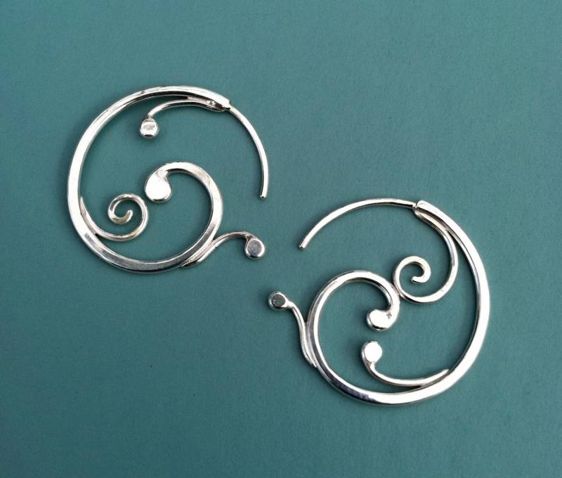 Kleine Spiralförmige Einfädler Ohrringe, Wirbelnde Weinrebe Sterling Silber Handgemachter Schmuck Von Rachel Wilder von rachelwilder