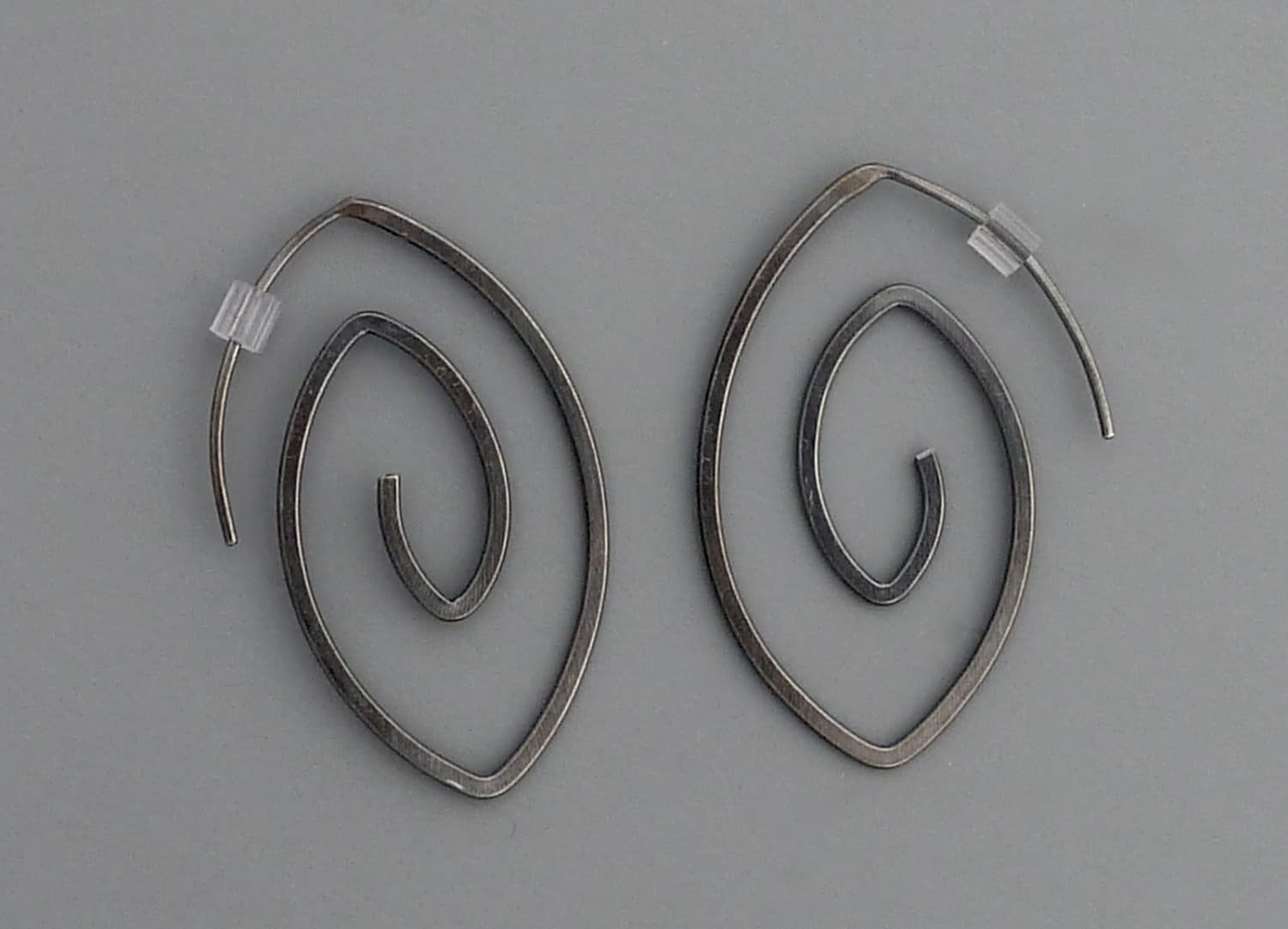 Spiralblatt Faden Ohrringe Oxidiertes Silber, Threader Ohrringe, Rachel Wilder Handmade Schmuck von rachelwilder
