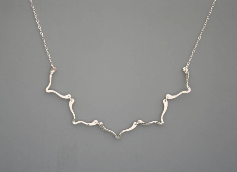 sterling Silber Lotus Halskette, Fünf Blütenblätter Handgemachte Blütenblatt Schmuck, Rachel Wilder Handmade Jewelry von rachelwilder