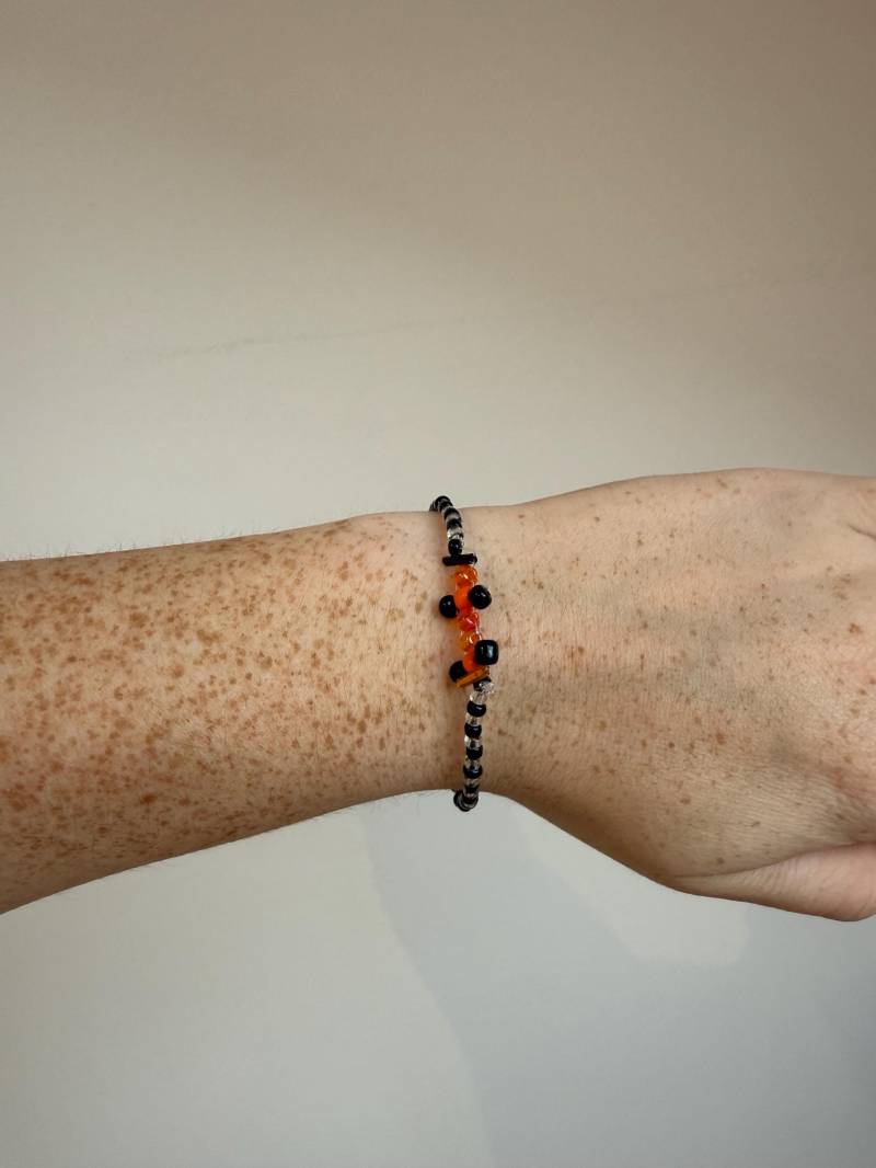 Perlenarmband Mit F1 Auto Perlenarmband Mit F1 Auto von racingpearls