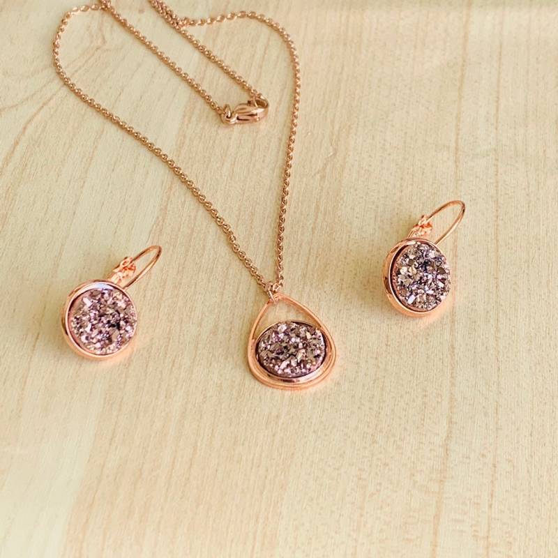 Rosegold Drusy Schmuck Set Sparkle Resin Halskette Und Ohrringe Rosegold Drusy Schmuck Set Sparkle Resin Halskette Und Ohrringe von radigund