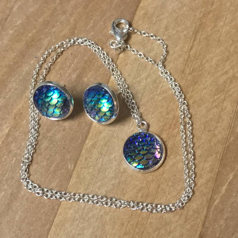 Meerjungfrau Schmuck-Set-Meerjungfrau Ohrringe-Meerjungfrau Halskette-Silber Überzogene Ohrringe-Meerjungfrau-Skala-Lila Schmuck-Grün Schmuck Meerjungfrau Schmuck-Set-Meerjungfrau Ohrringe-Meerjungfrau Halskette-Silber Überzogene Ohrringe-Meerjungfrau-Skala-Lila Schmuck-Grün Schmuck von radigund