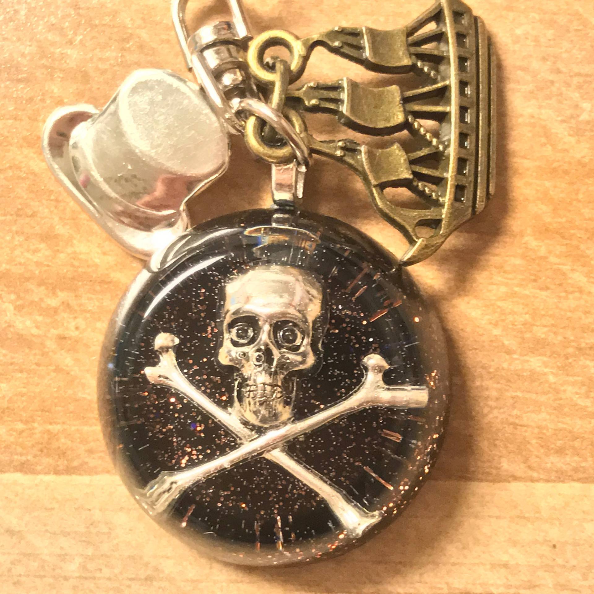 Piratenanhänger~Skull & Crossbones~Piraten Schlüsselanhänger~Piraten Halskette~Piraten Anhänger~Piraten Anhänger~Jack Sparrow Piratenanhänger~Skull & Crossbones~Piraten Schlüsselanhänger~Piraten Halskette~Piraten Anhänger~Piraten Anhänger~Jack Sparrow von radigund