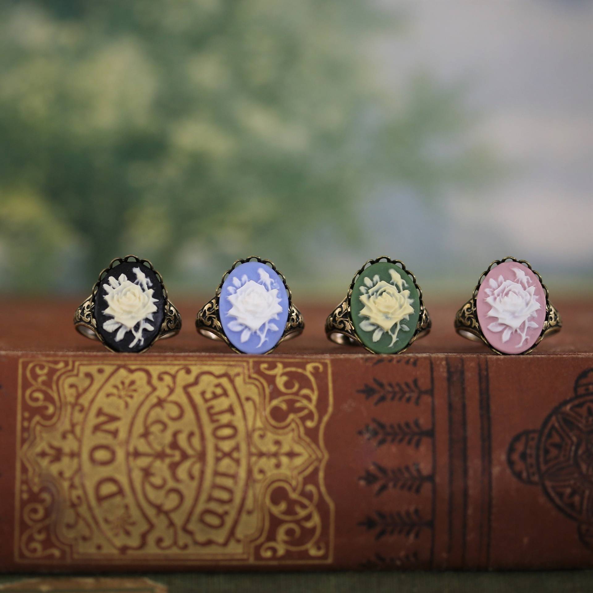 Rosen Cameo Ring Im Vintage Stil - Wählen Sie Eine Farbe Und Metall Rosen Cameo Ring Im Vintage Stil - Wählen Sie Eine Farbe Und Metall von ragtrader