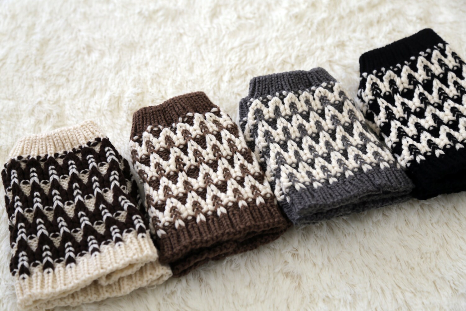 Damen Stiefel Manschetten, Winter Manschetten, Gehäkelte Beinwärmer, Topper, Gestrickte Manschetten von rainbow1985design