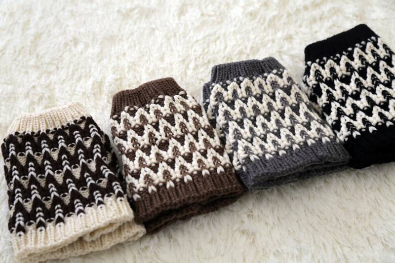 Damen Stiefel Manschetten, Winter Manschetten, Gehäkelte Beinwärmer, Topper, Gestrickte Manschetten von rainbow1985design