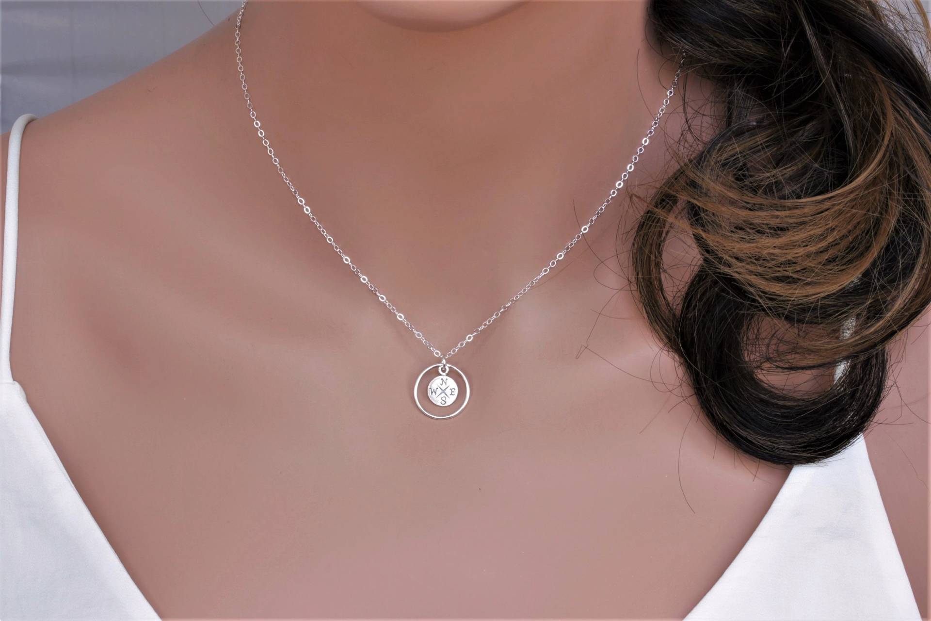 Kompass Halskette, Graduierung Geschenk, Infinity Kreis Anhänger, Sterling Silber von rainbowearring1