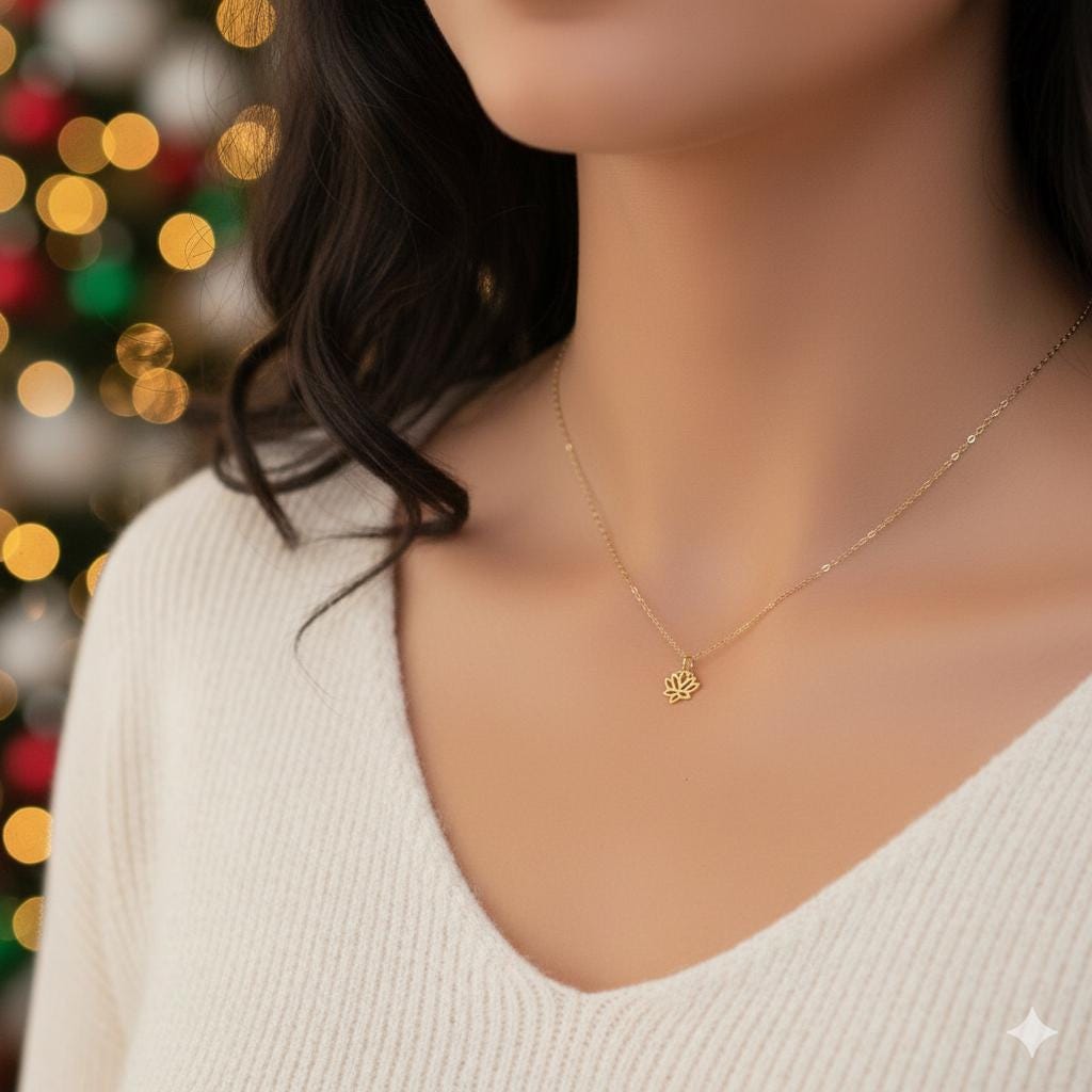 Winzige 14K Massivgold Lotus Halskette Filigraner Anhänger von rainbowearring1