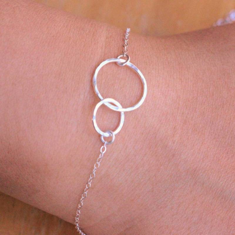 sterling Silber Zwei Kreis Armband Schwester Freundschaftsschmuck von rainbowearring1