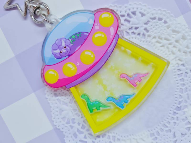 Dino Abduction Shaker Keychain | Kawaii Dinosaur - Ufo Alien Triceratops Brontosaurus Space Acrylic Weltall von rainbowkiwishop