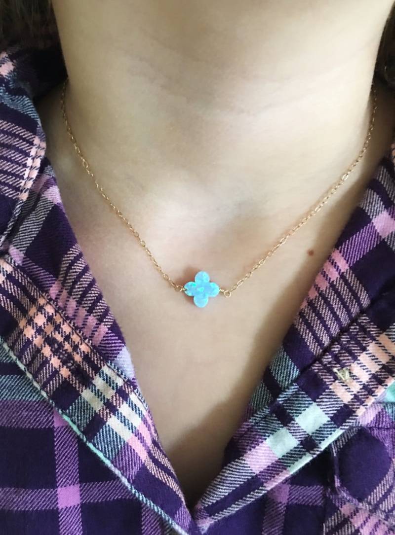 The Maryn Halskette Now in Opal/Zierliche Blaue Opal Kleeblatt Quatrefoil Klee von ransomjewelry