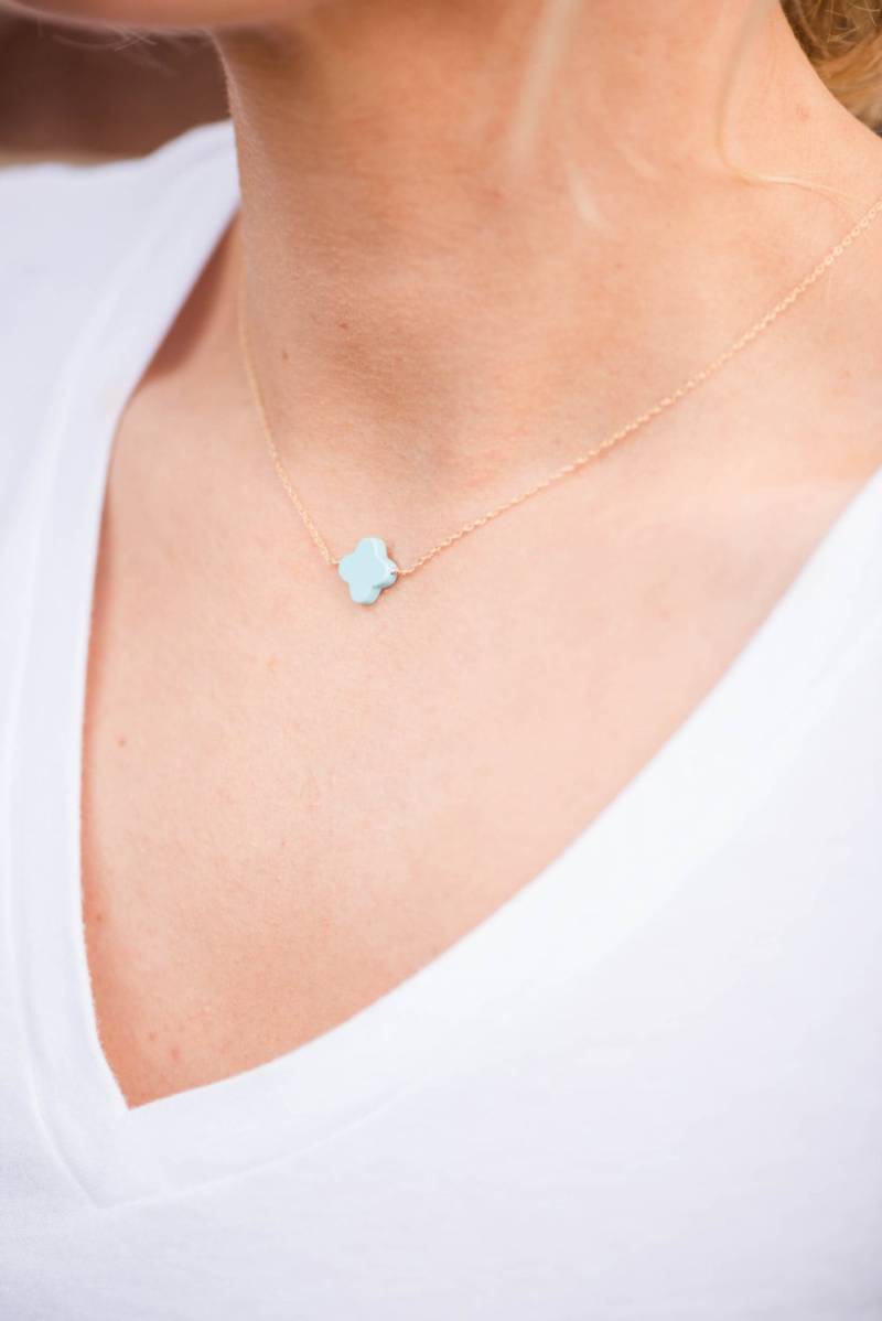 Zierliche Türkis Quatrefoil Halskette // Zarte Kette Kinder Maryn Alltagskette von ransomjewelry