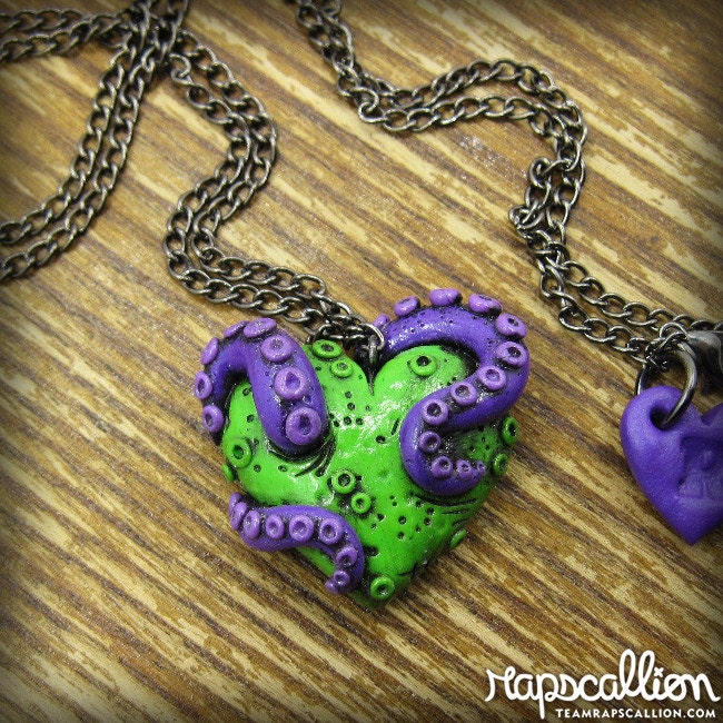 Tentakel Zombie Herz Halskette Tentakel Zombie Herz Halskette von rapscalliondesign