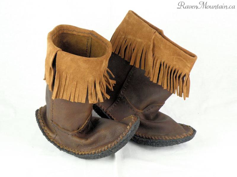 Fringe Mukluks von ravenmountain