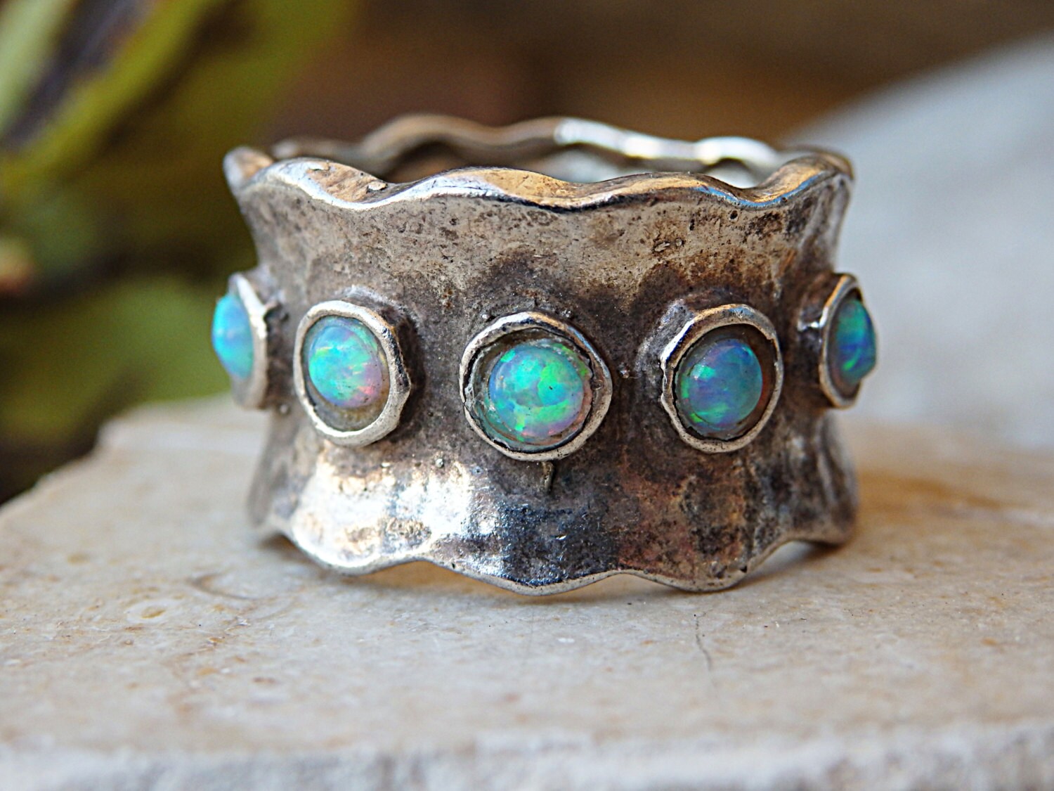 5 Steine Ring. Geburtsstein Ring, Mutter Sterling Silber Familienring. Oktober Birthstone Blue Opal Ring.5 Jahre Jubiläum von rebekajewelry