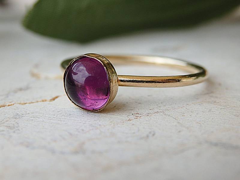 Amethyst Ring, Lila Gold Gefüllter Kreis Februar Birthstone.purple Stone Ring. Midi Kleiner Ring.petite Ring Amethyst Ring, Lila Gold Gefüllter Kreis Februar Birthstone.purple Stone Ring. Midi Kleiner Ring.petite Ring von rebekajewelry