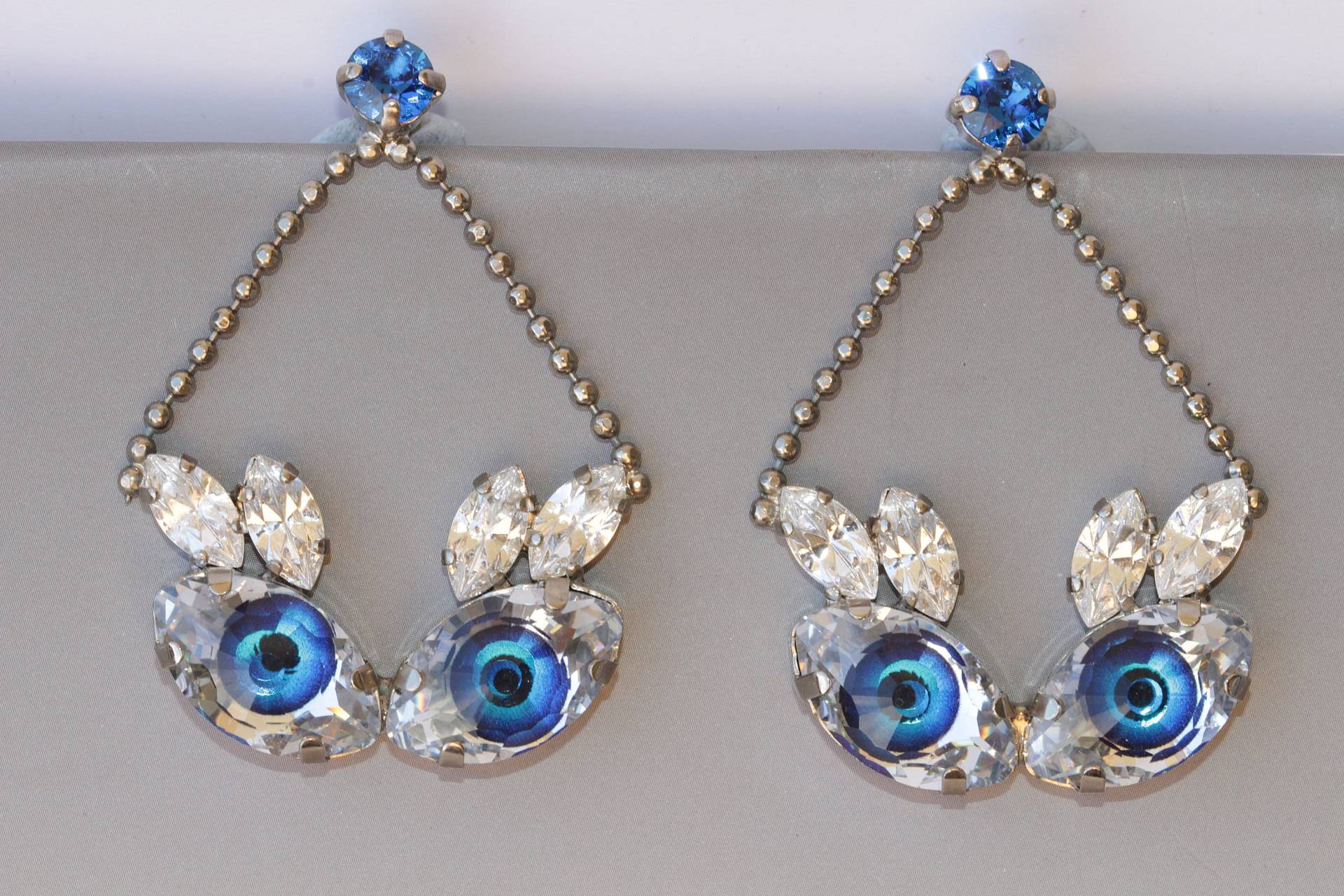 Blaue Kristall Evil Eye Ohrringe Gothic Glücksbringer von rebekajewelry