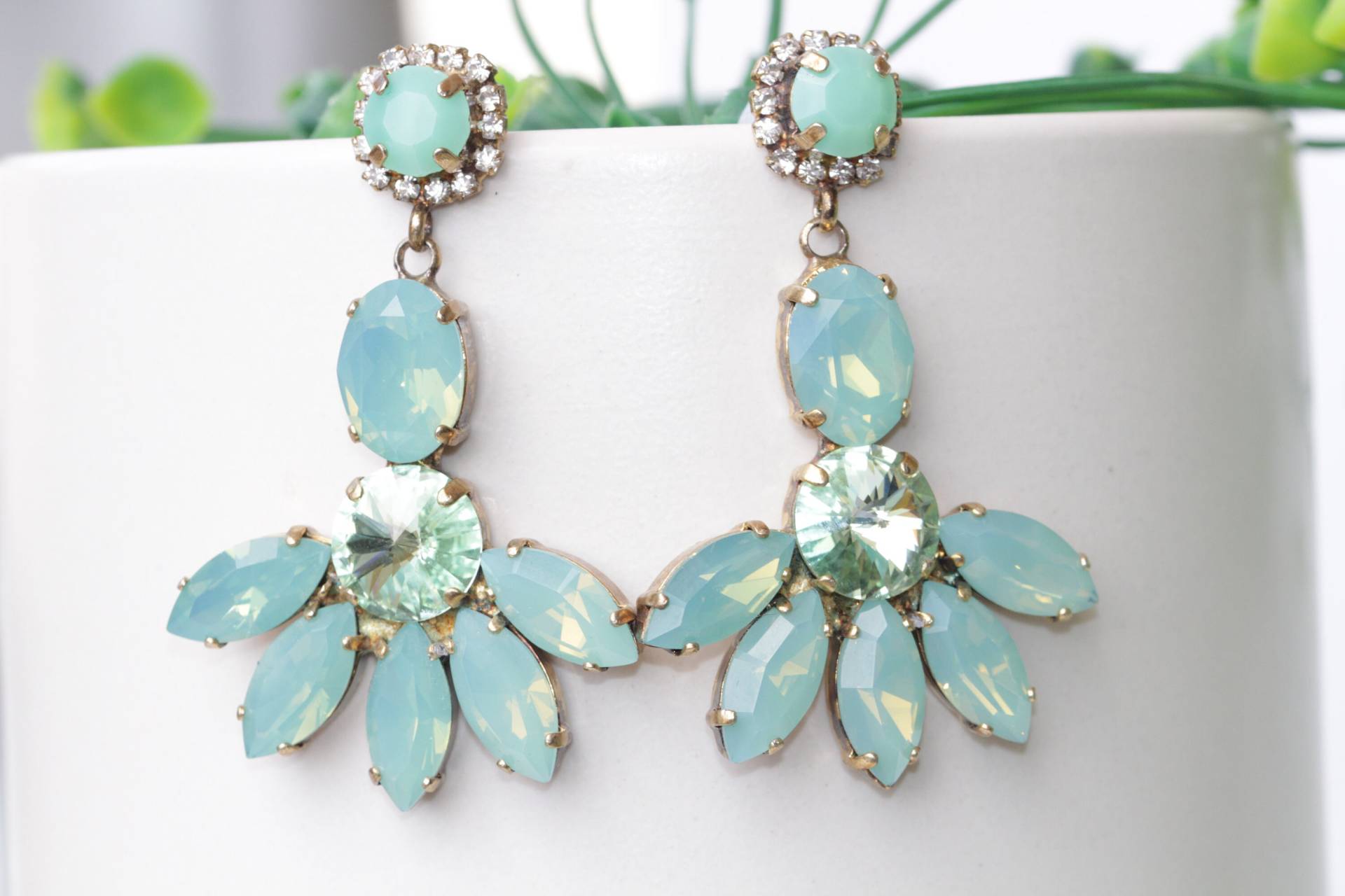Blaue Opal Kristall Ohrringe, Fan Große Ohrstecker, Einzigartige Hellblaue Minzgrün Cluster Ohrringe von rebekajewelry