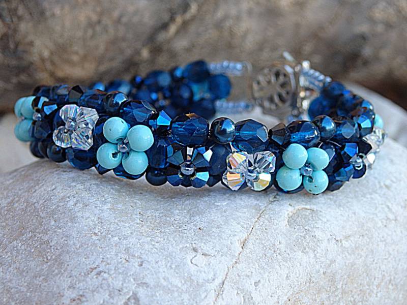 Blaue Perlen Armband, Handgemachtes Häkelarmband, Gewebte Schmuck, Kristall Dunkelblau & Türkis Armband Blaue Perlen Armband, Handgemachtes Häkelarmband, Gewebte Schmuck, Kristall Dunkelblau & Türkis Armband von rebekajewelry