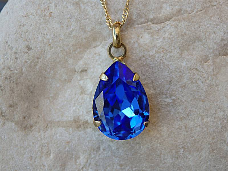 Blaue Kristall Teardrop Anhänger Halskette Blauer Königlicher Brautschmuck von rebekajewelry