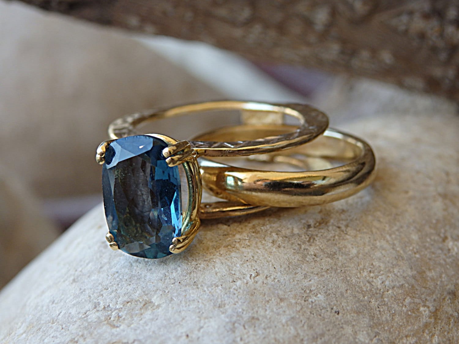 Ring Mit Blauem Topas. Topas-Verlobung. Solitärring. London Blautopas. Versprechen Ring. Muster-Ring. 14 K Solider Goldring von rebekajewelry