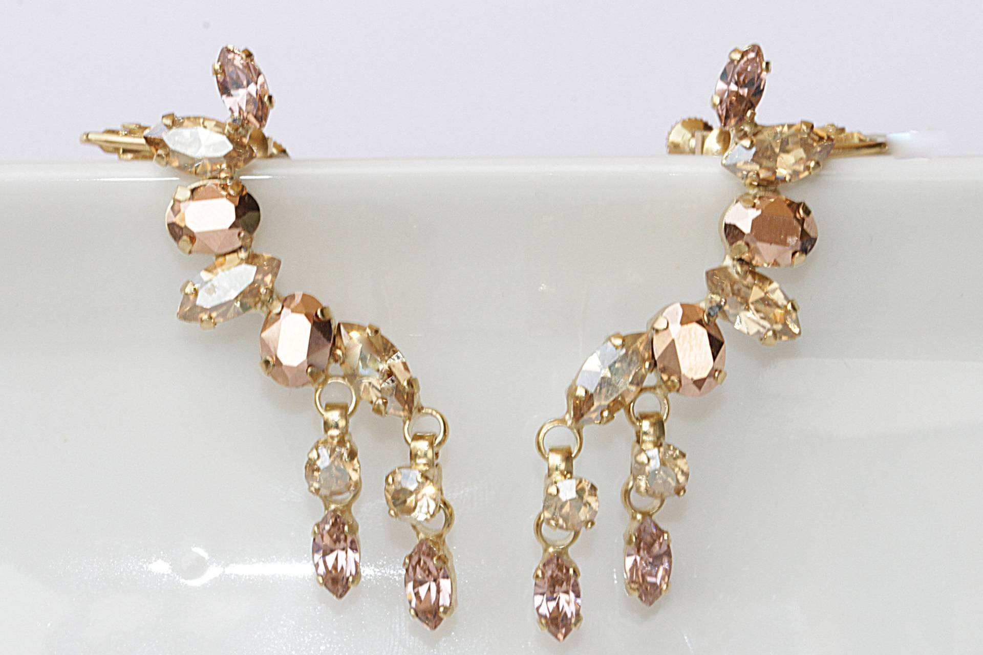 Bridal Rose Gold Kletterer, Hochzeit Manschette Ohrringe, Quaste Braut Klettern Gold Champagner, Ohr Kletterer Ohrringe von rebekajewelry