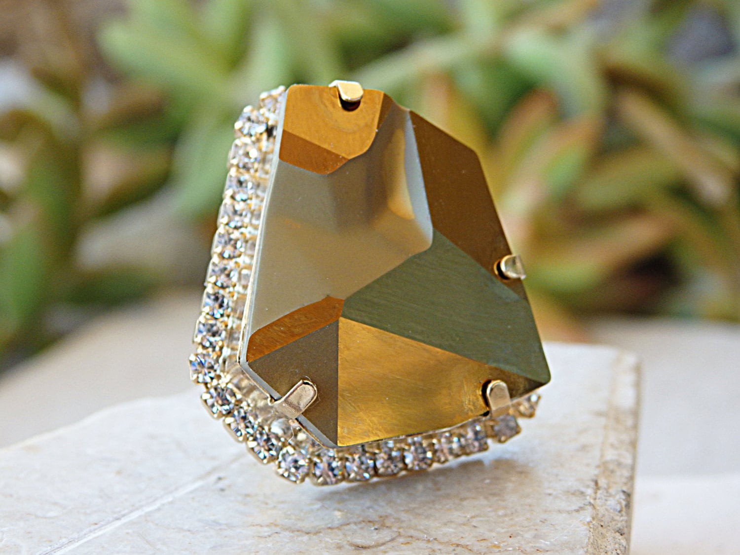 Bronze Ring, Raw Einzigartige Metallic Schmuck, Statement Ringe, Cocktail Brauner Ring, High Fashion Schmuck, Für Bräute von rebekajewelry