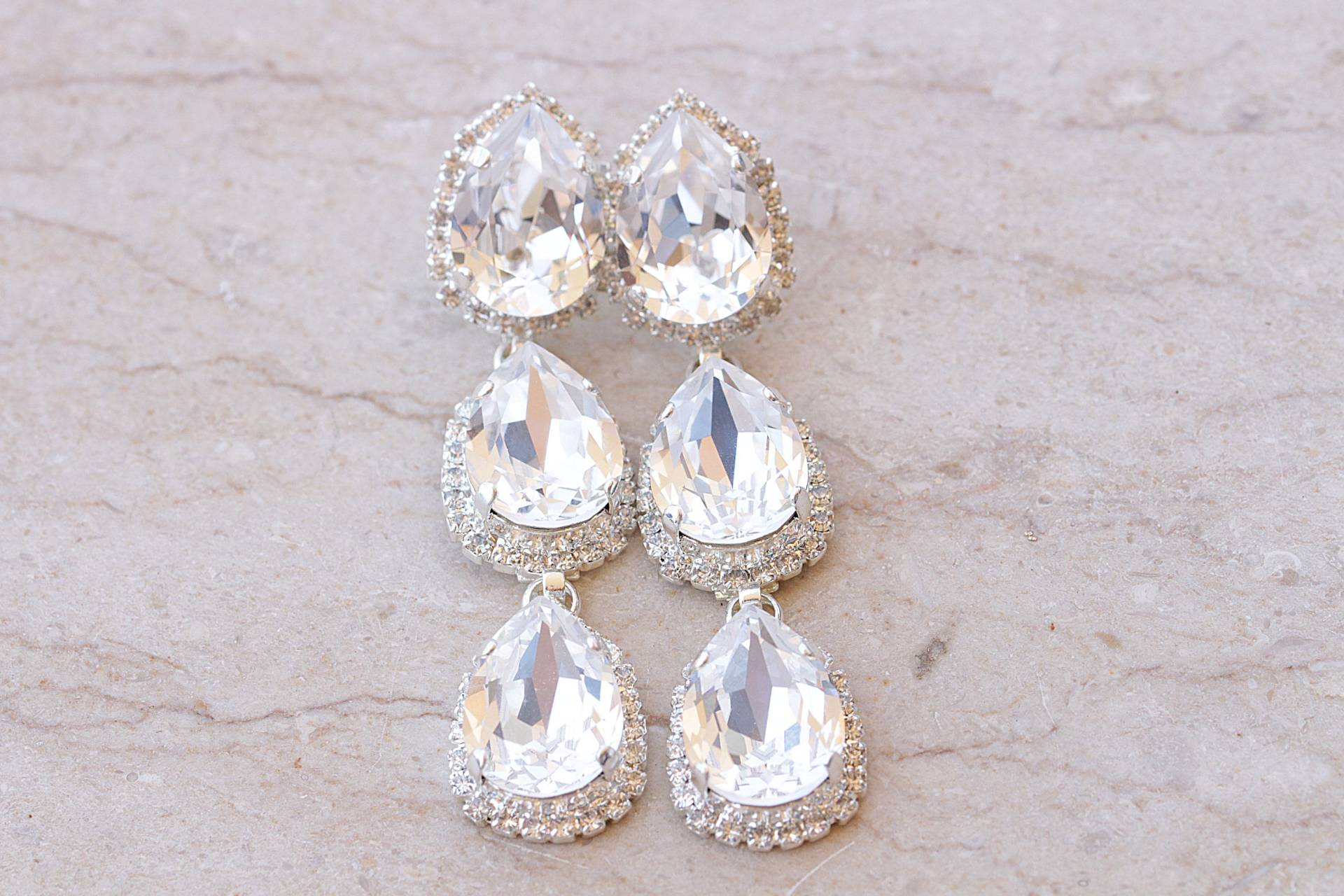 Crystal Ohrringe, Klare Ohrringe, Brautschmuck, Schulter Staubtücher, Kronleuchter Statement Lange Hochzeit Ohrringe von rebekajewelry