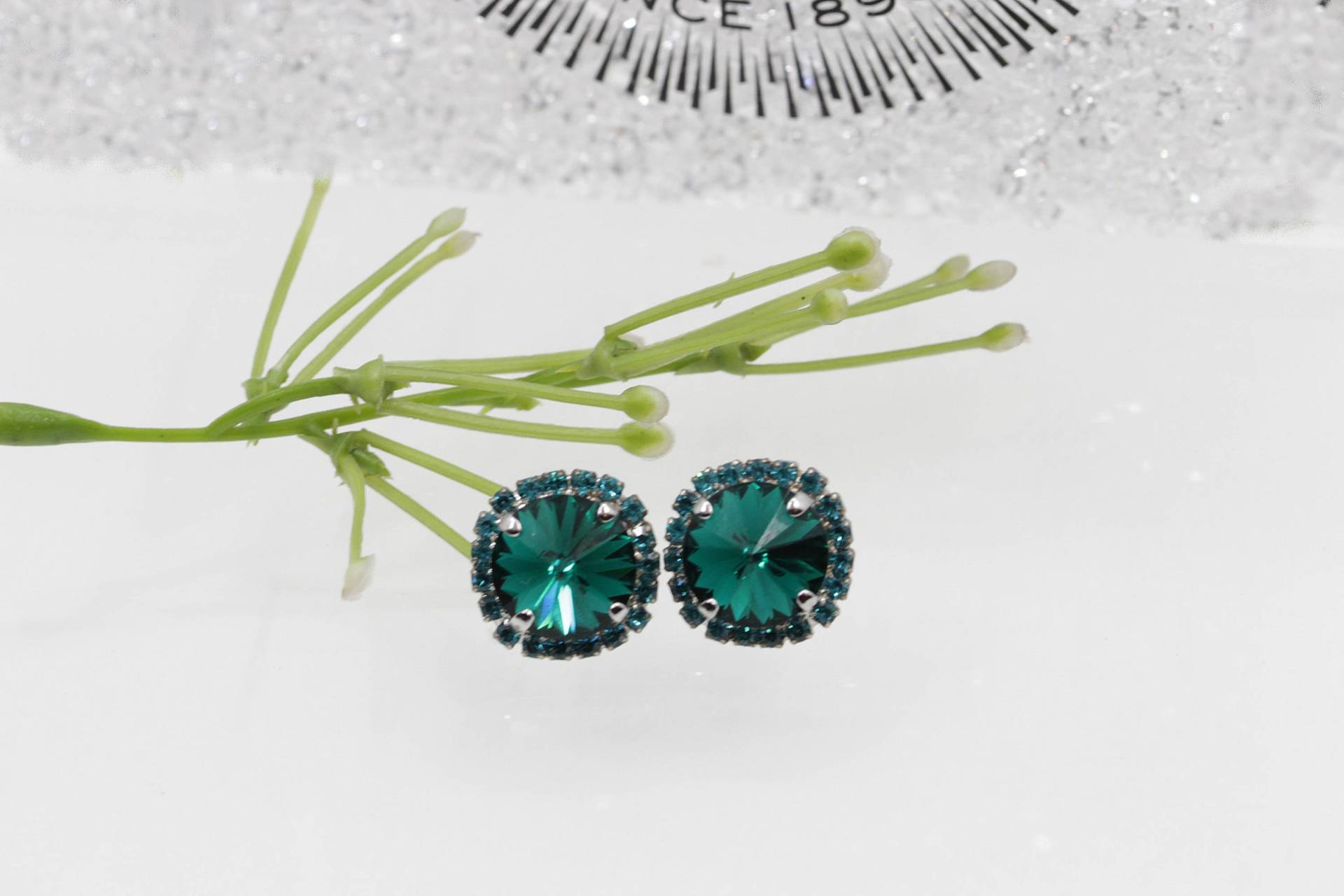 Elegante Grüne Ohrringe, Smaragd Ohrstecker, Dunkelgrüne Braut Kristall Geschenk Für Sie, Durchbohrte Ohrring Elegante Grüne Ohrringe, Smaragd Ohrstecker, Dunkelgrüne Braut Kristall Geschenk Für Sie, Durchbohrte Ohrring von rebekajewelry