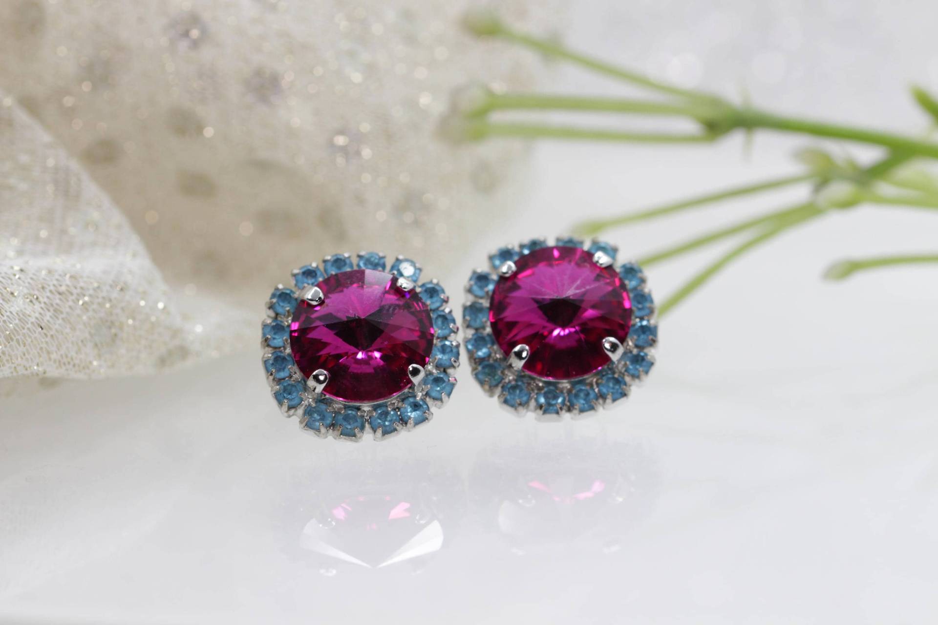 Fuchsia Kristall Ohrstecker Pink Blaue Ohrringe, Brautschmuck von rebekajewelry