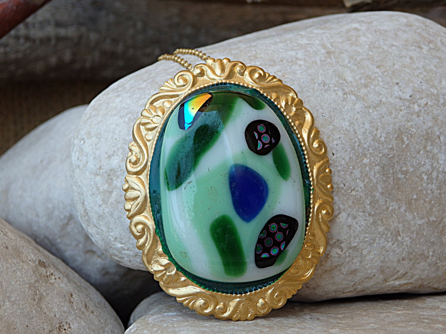 Handgemachte Fusingglas Halskette Smaragd Grün & Blau, 24K Vergoldet von rebekajewelry