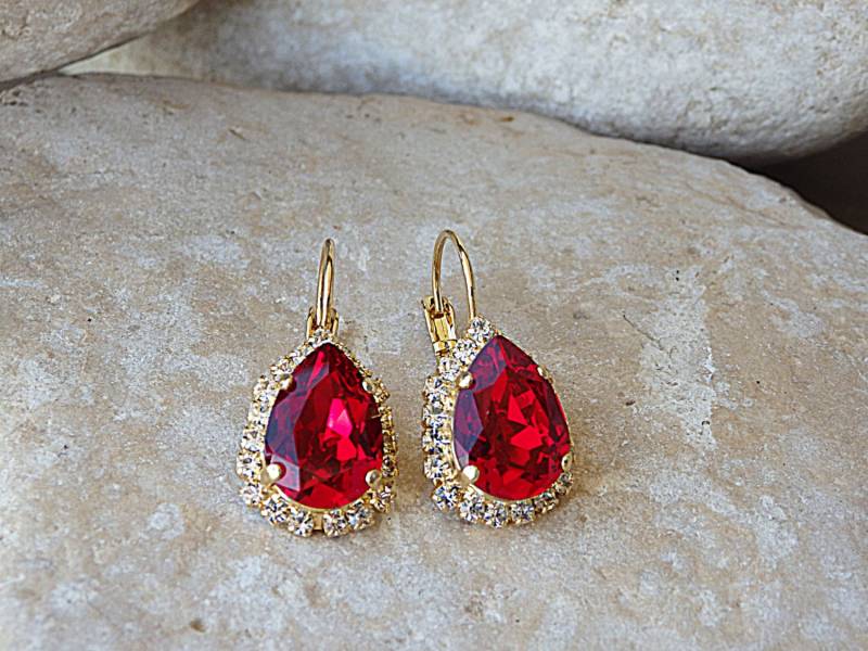 Geschenk Für Sie. Rote Ohrringe, Tear Drop Rubin Crystal Schicke Brautschmuck Rot von rebekajewelry