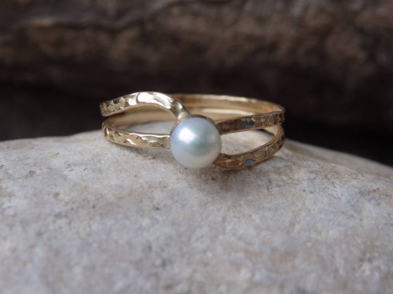 Gold Gefüllte Perle Solitär Ring, Braut Süßwasser Weiß Runde Zarte Ring von rebekajewelry
